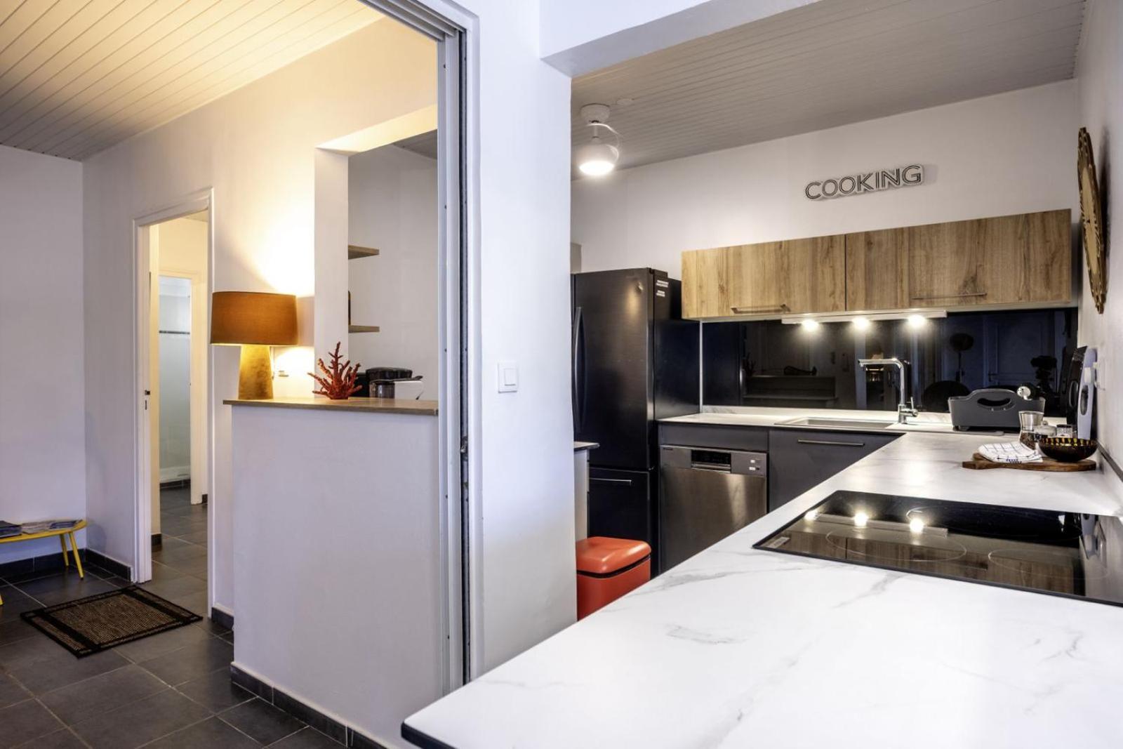 Face A La Plage Avec Parking Securise Appartement De Luxe Ou Suite Privee Avec Coin Petit Dej Selon Disponibilite Le Diamant Exterior foto